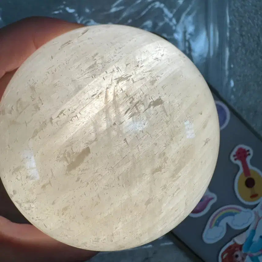 [BUNJANG] Citrine Crystal Ball with Wooden Stand (Flawed) - 70-75mm / 황수정 구슬(재물운)+원목 받임대 (하자있음)새상품 70~75mm