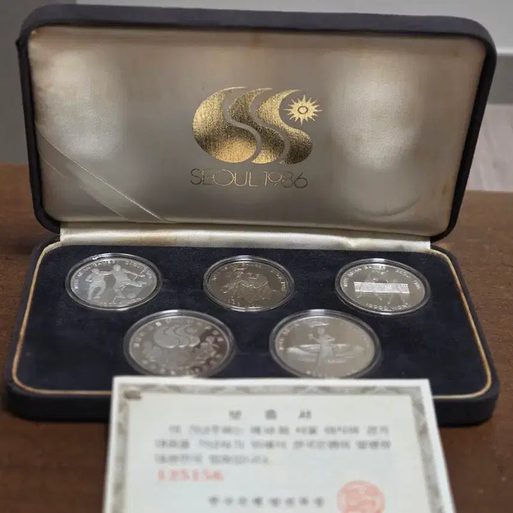 [BUNJANG] 1988 Seoul Olympic 5000 Won Silver Coin, 1986 Seoul Asian Games Coin &amp; Medal Set / 기념주화판매해요(86년)