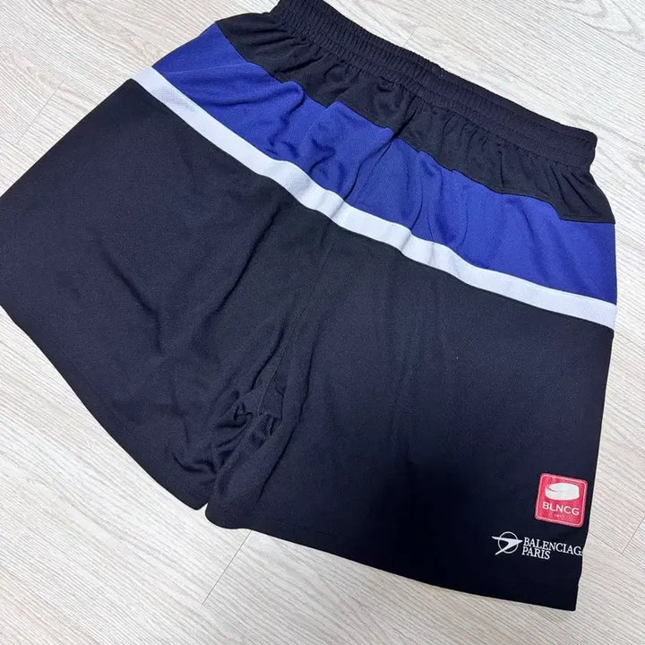 [SOLD OUT] (S)발렌시아가의 블랙 및 블루 컬러 메쉬 소재 하키 쇼츠