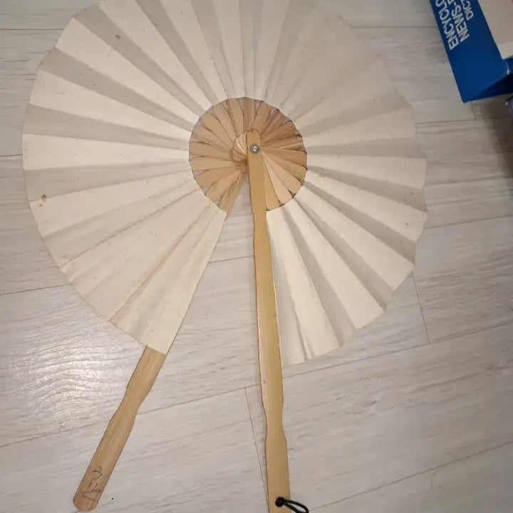 [BUNJANG] Joseon Dynasty Style Folding Fan with Calligraphy/Art Display / 조선시대기방서쓰던 윤선형 부채에직접미술서예작품해선물할분