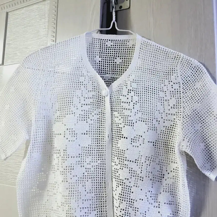 [SOLD OUT] 화이트 크로셰 손뜨개 가디건 미착용