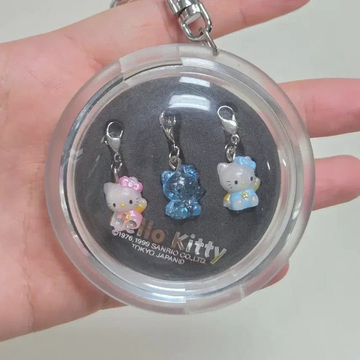 [BUNJANG] Sanrio Hello Kitty 1999 Mini Figure Keychain Set / 고전키티 피규어 키링세트 초미니 피규어