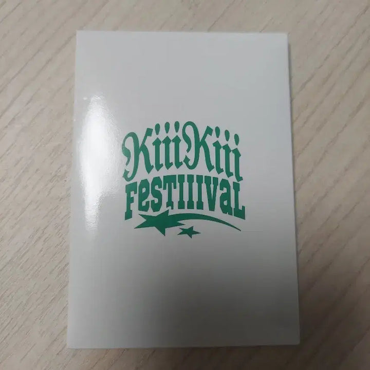 [BUNJANG] Kiki Fan Meeting Day 2 Admission Photocard / 키키 팬콘서트 2일차 입장 포토카드