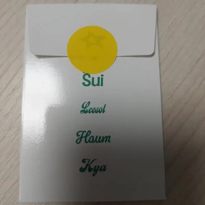 [BUNJANG] Kiki Fan Meeting Day 2 Admission Photocard / 키키 팬콘서트 2일차 입장 포토카드