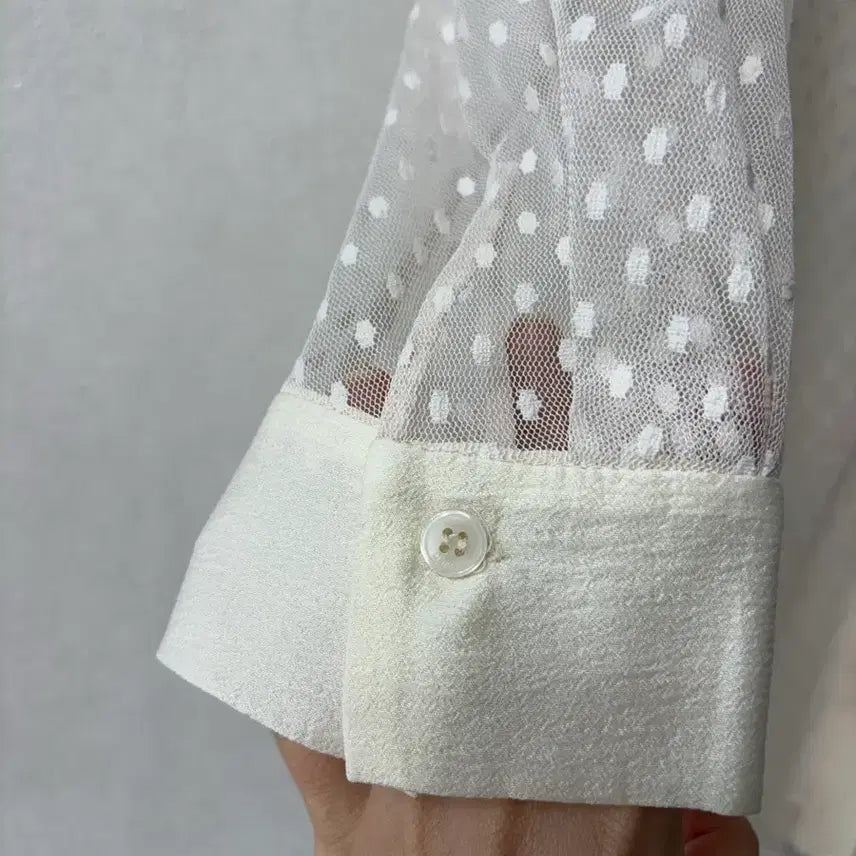 [BUNJANG] JIGOTT Seven-Sleeve See-Through Polka Dot Blouse / 지고트 (JIGOTT)칠부소매 도트 시스루 블라우스