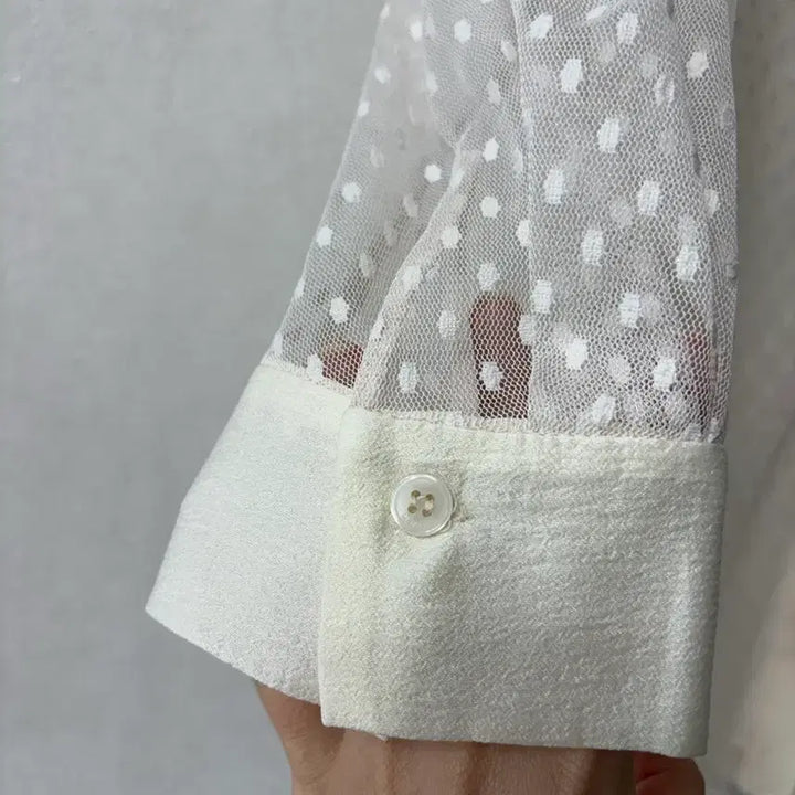 [BUNJANG] JIGOTT Seven-Sleeve See-Through Polka Dot Blouse / 지고트 (JIGOTT)칠부소매 도트 시스루 블라우스