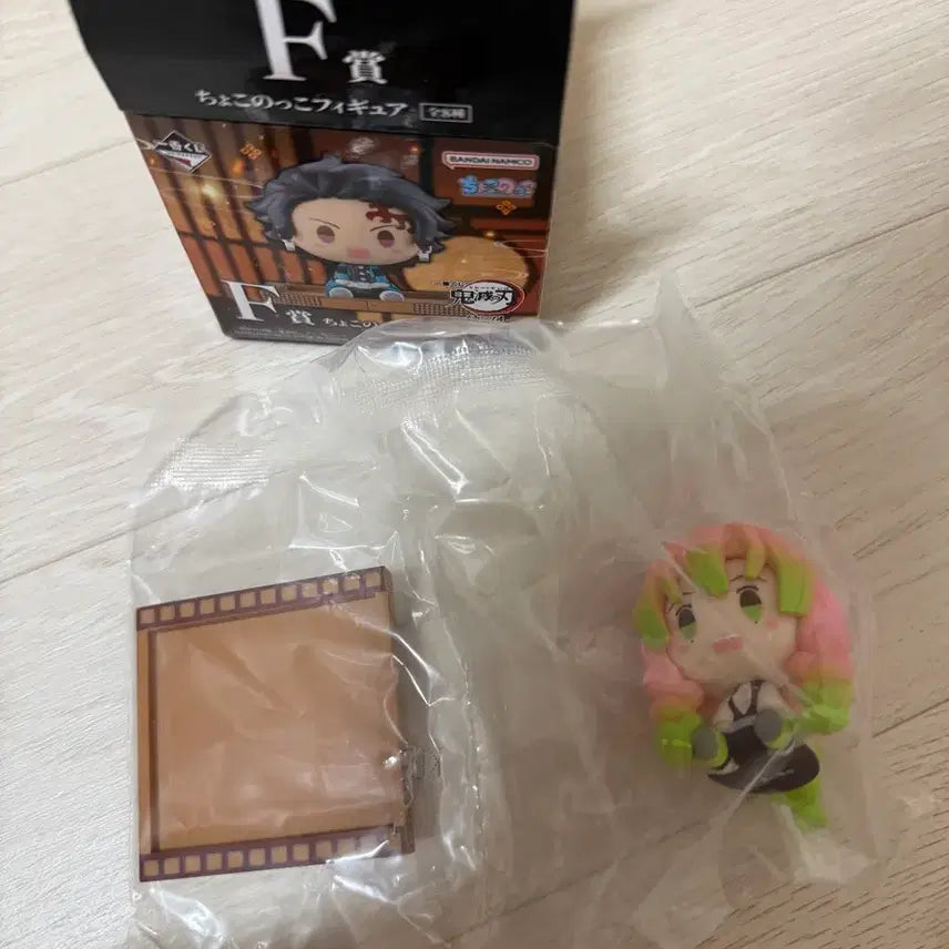 [BUNJANG] Kimetsu no Yaiba Mitsuri Chokonoko Figure (Sealed) / 미개봉)귀멸의칼날 미츠리 초코노코 무한성