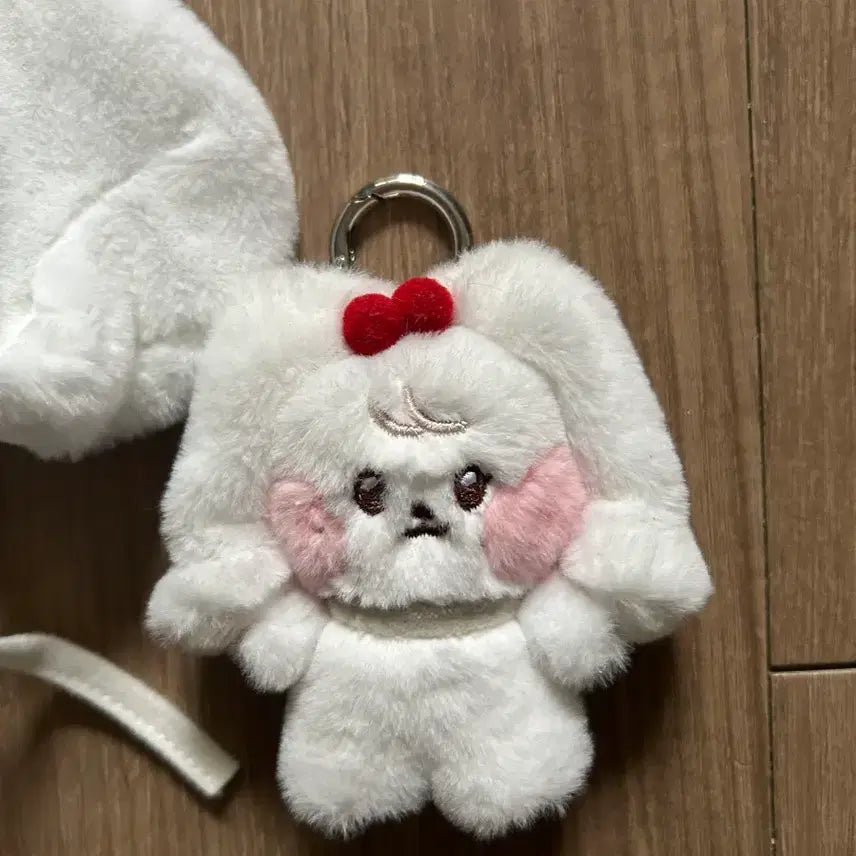 [BUNJANG] IVE MININI MINIB CHEER LIGHTSTICK COVER / 아이브 미니니 미니브 체리 아이브 응원봉 커버 판매합니다