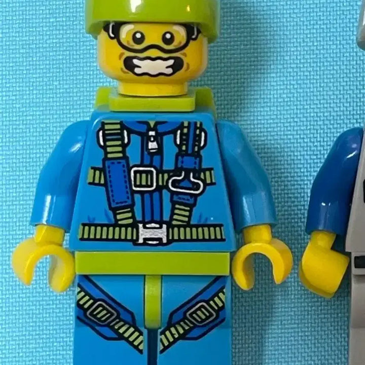 [BUNJANG] Lego Minifigures Series 10 71001 Sky Diver / 레고 미니피규어 시리즈 10 71001 6 스카이 다이버