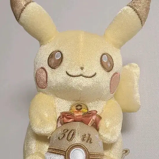 [BUNJANG] Pokemon 30th Anniversary Pikachu Plush Golden Pikachu / 포켓몬 30주년 피카츄 인형 황금카츄