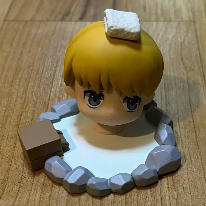 [BUNJANG] Attack on Titan Armin Arlert Onsen Figure / 진격의 거인 아르민 온천 피규어