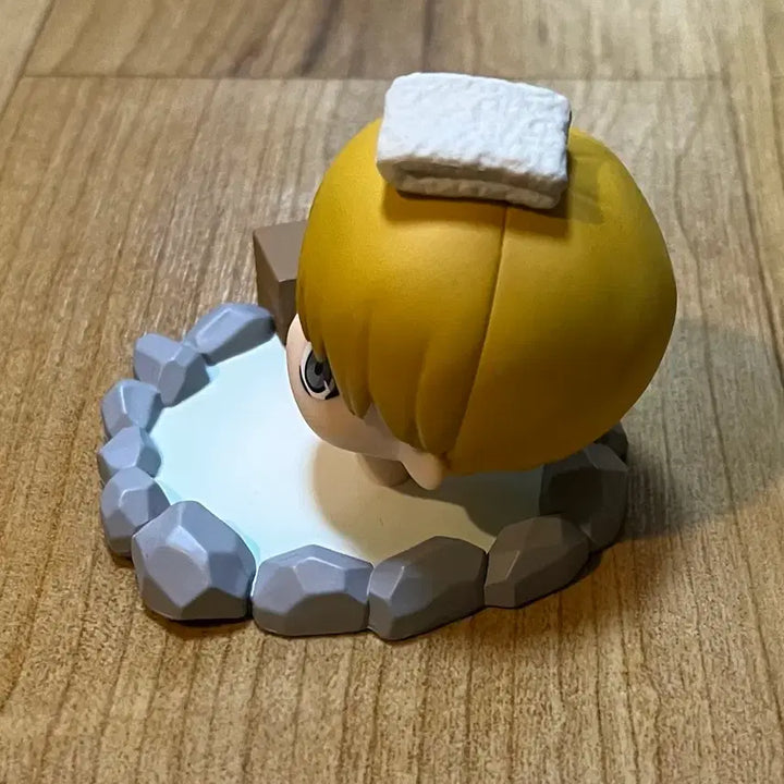 [BUNJANG] Attack on Titan Armin Arlert Onsen Figure / 진격의 거인 아르민 온천 피규어