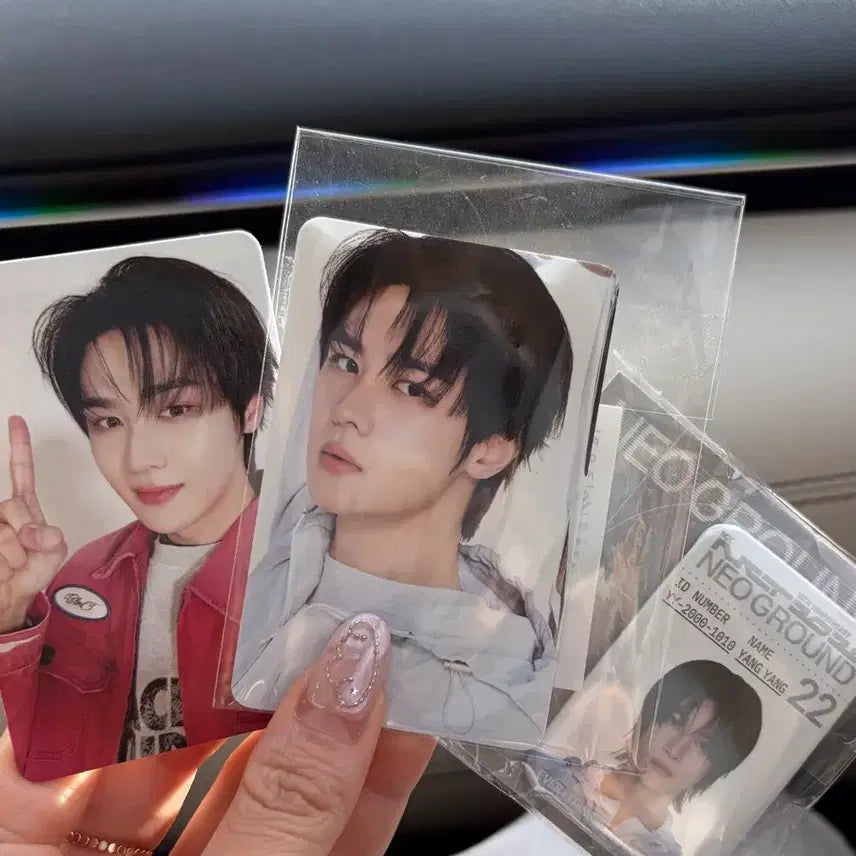 [BUNJANG] NEOGROUND Yangyang Lucky Draw Photocard, Self-Shot, Badge Set / 네오그라운드 양양 입장포카/셀포/뱃지 세트