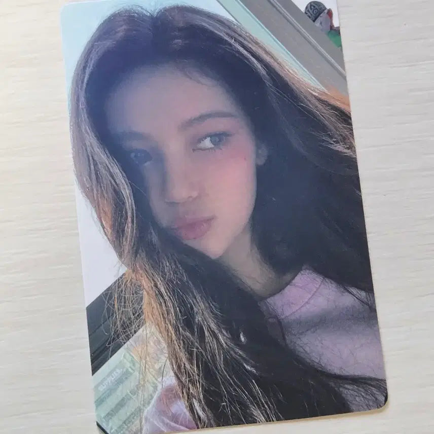 [BUNJANG] NewJeans Danielle Get Up Weverse Photocard / 뉴진스 다니엘 겟업 Get up 이즈위 포카
