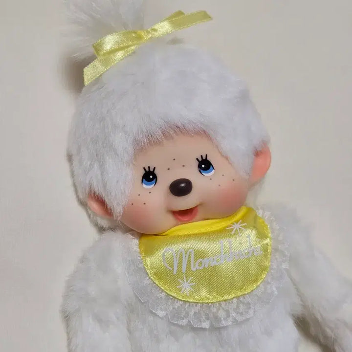 [BUNJANG] Monchhichi Hokkaido Limited White Yellow Girl / 몬치치 훗카이도 한정 화이트 옐로우 여아