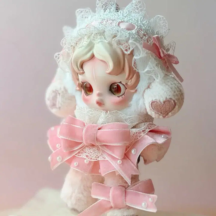 [BUNJANG] Skullpanda Limited Edition Ghostie Handcrafted Dress Custom Figure / [2차 제작] 스컬판다 한정판 고스티 수제 드레스 커스텀 새제품