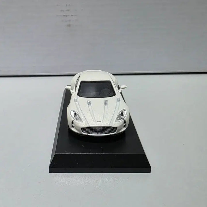 [BUNJANG] Kyosho 1/64 Aston Martin ONE-77 Diecast Model / 할인 1/64 다이캐스트 교쇼 에스턴마틴  ONE 77