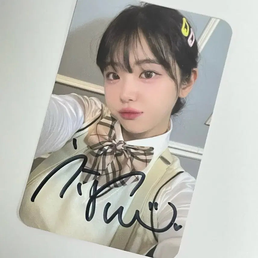 [BUNJANG] QWER CHODAN "Gominjungdok" Lucky Draw Signed Photocard / QWER 쵸단 고민중독 당첨자포카 팝니다 싸인 포카 폴라
