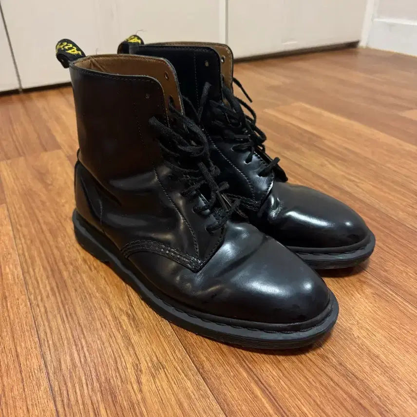 [BUNJANG] Dr. Martens Winchester 2 8-Eye Boots Black UK 8 / 닥터마틴 윈체스터 2 워커 8홀 부츠 블랙 uk8 270mm