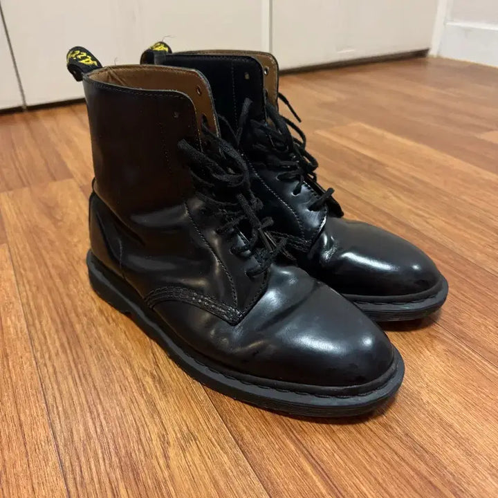 [BUNJANG] Dr. Martens Winchester 2 8-Eye Boots Black UK 8 / 닥터마틴 윈체스터 2 워커 8홀 부츠 블랙 uk8 270mm