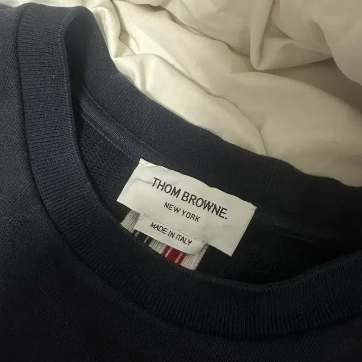 [BUNJANG] Thom Browne Three Stripe Sweatshirt Navy / 톰브라운 백삼선 네이비 맨투맨 판매