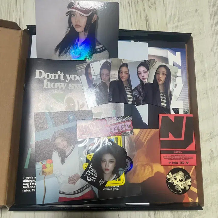 [BUNJANG] NewJeans Bunnies Camp Haerin Album + Standee POB / 뉴진스 하우스윗 해린 앨범+등신대 특전