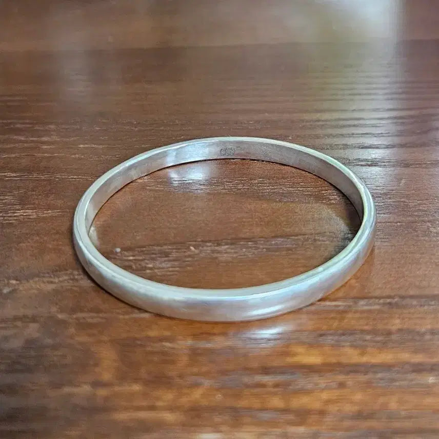 [SOLD OUT] 영국 빈티지 실버뱅글 xs사이즈 (27.82그람)
