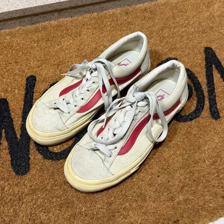 [BUNJANG] Vans Style 36 Red (G-Dragon Edition) - Size 240 / (240) 반스 스타일 36 레드 (지드래곤)