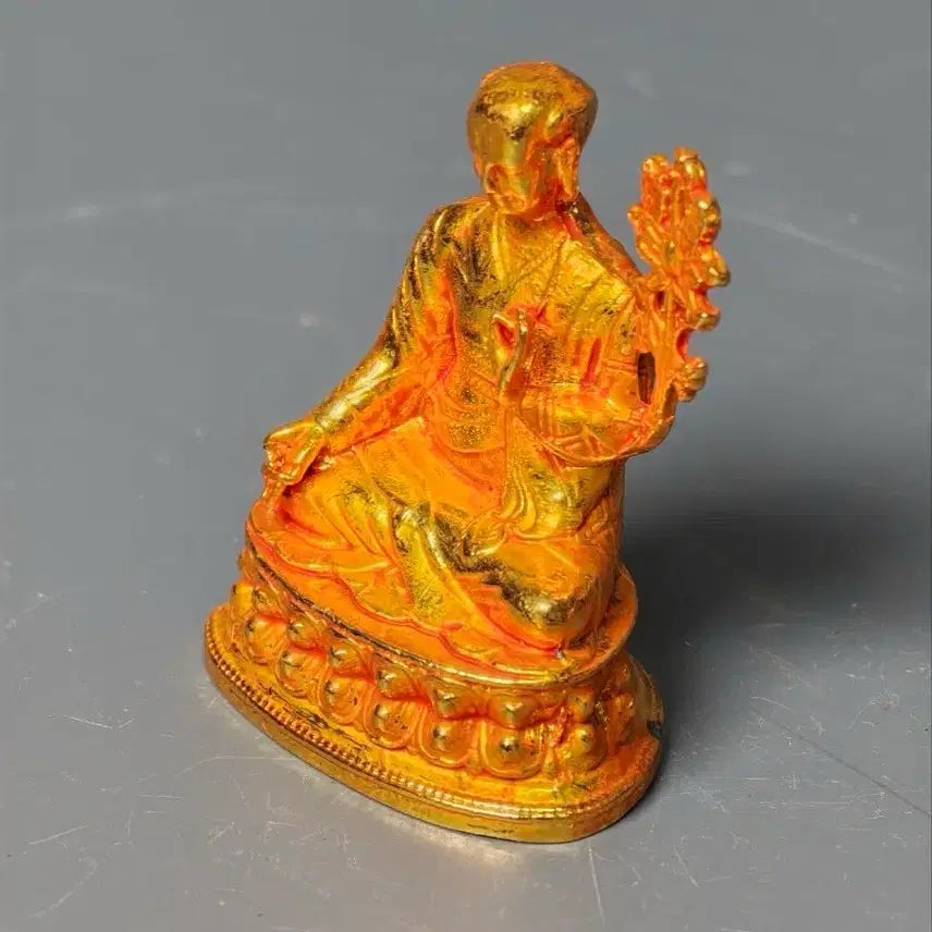 [BUNJANG] Gilt-Bronze Gilt-Decorated Lotus Flower Buddhist Bodhisattva Sculpture Antique Buddhist Art Collectible / 금도금 금동 연화지물 보살좌상 불상 골동품 불교미술 수집품