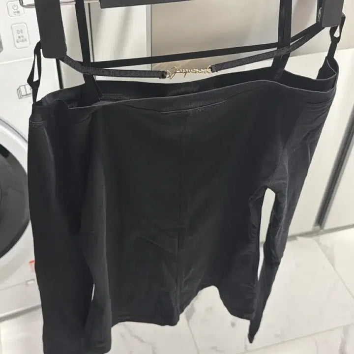 [SOLD OUT] 자크뮈스 르 시에라 롱 슬리브 탑 블랙