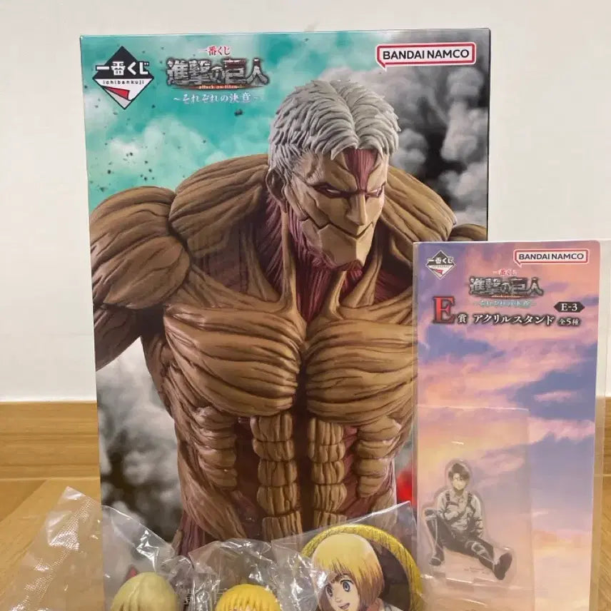 [BUNJANG] Attack on Titan Armored Titan Figure / 갑옷거인 피규어