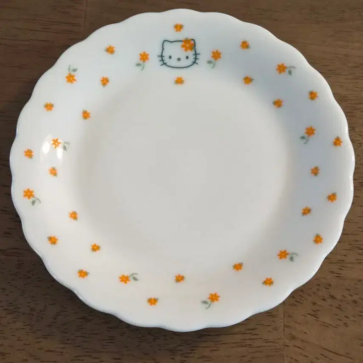 [BUNJANG] 1998 Classic Kitty Golden Sweet Gum Kitty Cup and Saucer Set / 98년 고전키티 금목서키티 컵 접시세트