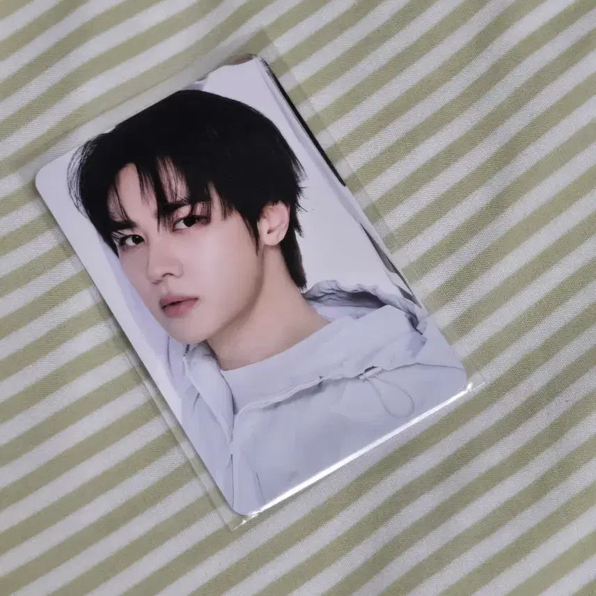 [BUNJANG] NCT Neo City 10th Anniversary WayV Kun Photocard / NCT 10주년 네오그라운드 입장포카 WayV 쿤 포카