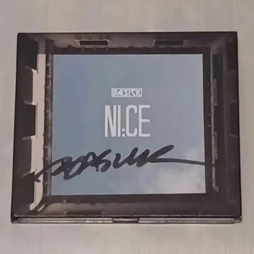[BUNJANG] Basic Signed Album / 베이식 싸인앨범