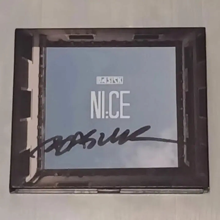 [BUNJANG] Basic Signed Album / 베이식 싸인앨범