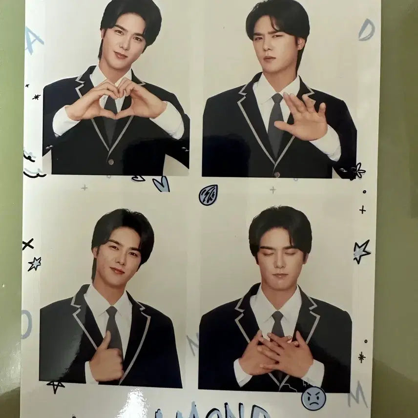[BUNJANG] Musical Almond Yoon So-ho Four-Cut Photo / 연뮤 증정 뮤지컬 아몬드 윤소호 네컷