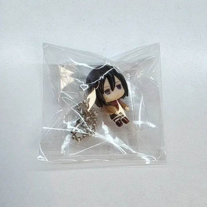 [BUNJANG] Attack on Titan Mikasa "Dalong Gacha" Figure Strap Charm Keychain / 진격의 거인 미카사 대롱가챠 피규어 스트랩 참 키링 진격거
