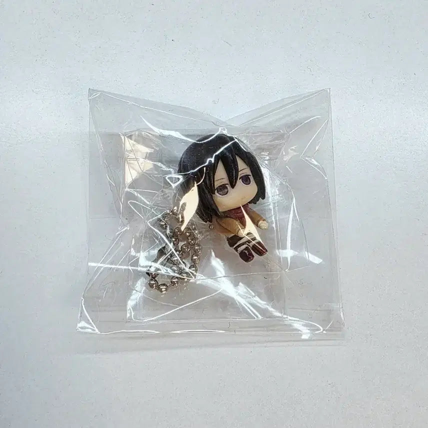 [BUNJANG] Attack on Titan Mikasa "Dalong Gacha" Figure Strap Charm Keychain / 진격의 거인 미카사 대롱가챠 피규어 스트랩 참 키링 진격거