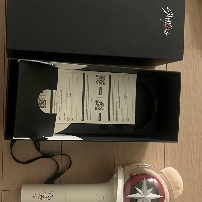 [BUNJANG] Stray Kids OFFICIAL LIGHT STICK Ver.2 w/ P FIM Cover / 나침봉 2 퍼핌커버 한쿼카스키주  일괄