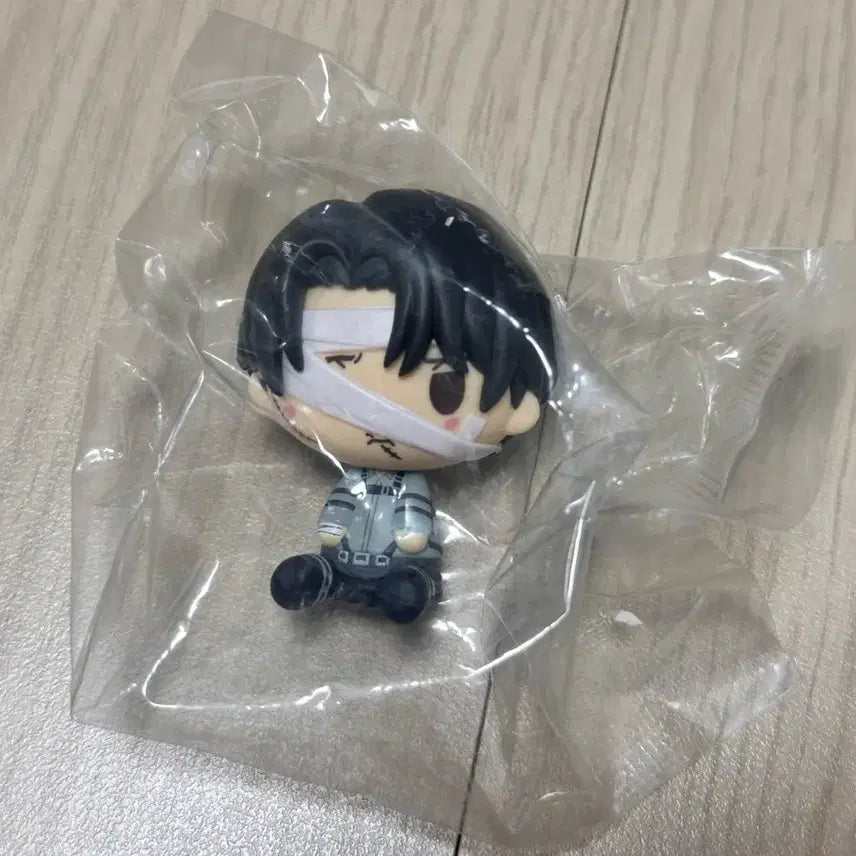 [BUNJANG] Attack on Titan Levi Chocokko Figure (Unsealed) / (미개봉)진격의 거인 제일복권 H상 리바이 초코노코