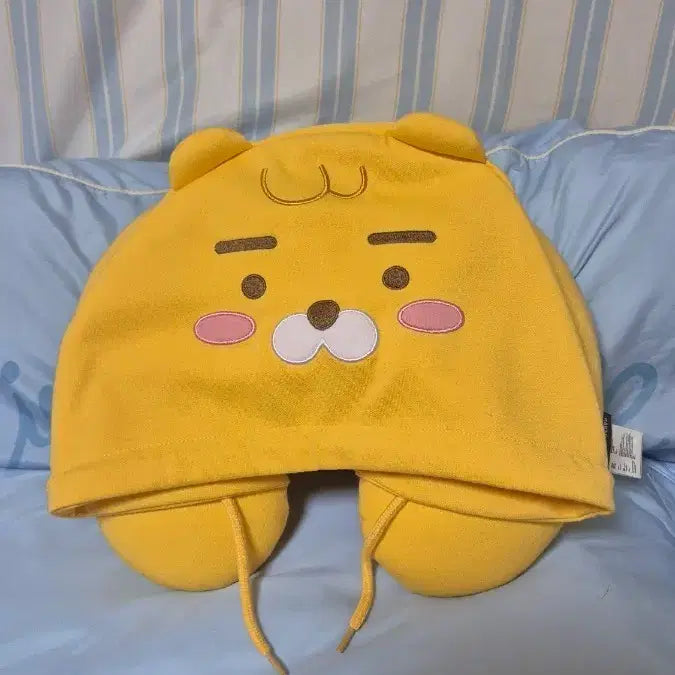 [BUNJANG] Kakao Friends Ryan Hooded U-Shaped Neck Pillow Cushion / 카카오프렌즈 라이언 후드 U자 목베개 쿠션