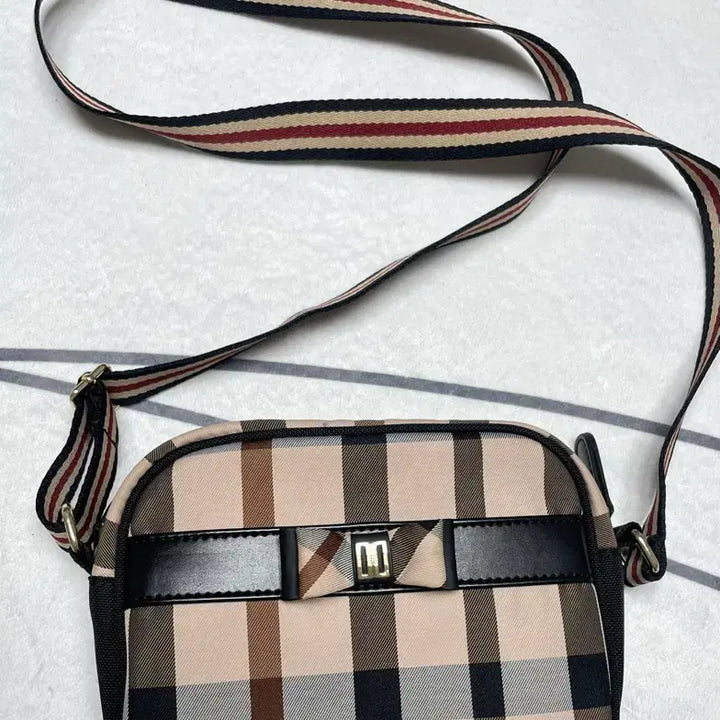 [BUNJANG] Daks Check Pattern Ribbon Mini Crossbody Bag / 체크무늬 크로스백 가방 닥스 리본 미니