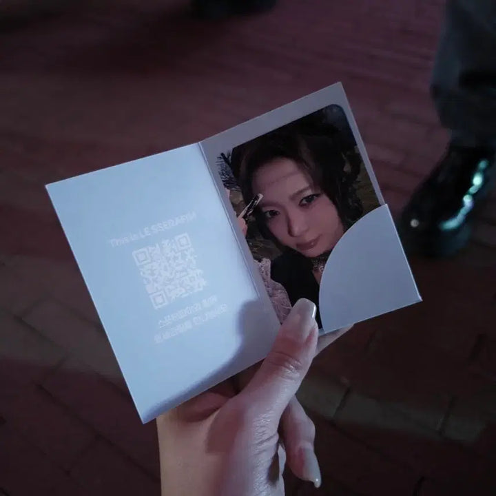 [BUNJANG] LE SSERAFIM Spotify Photocard Hong Eunchae / 르세라핌 스포티파이 포카 양도