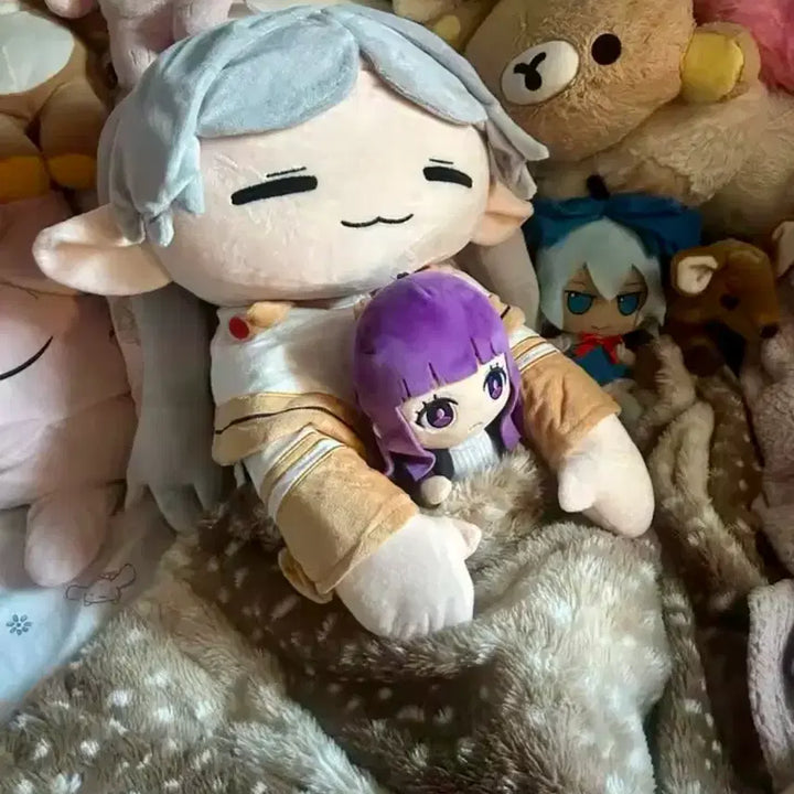 [BUNJANG] Frieren Large Plush Doll + Badge Set / 왕큰 귀여운 프리렌 봉제인형+배지굿즈
