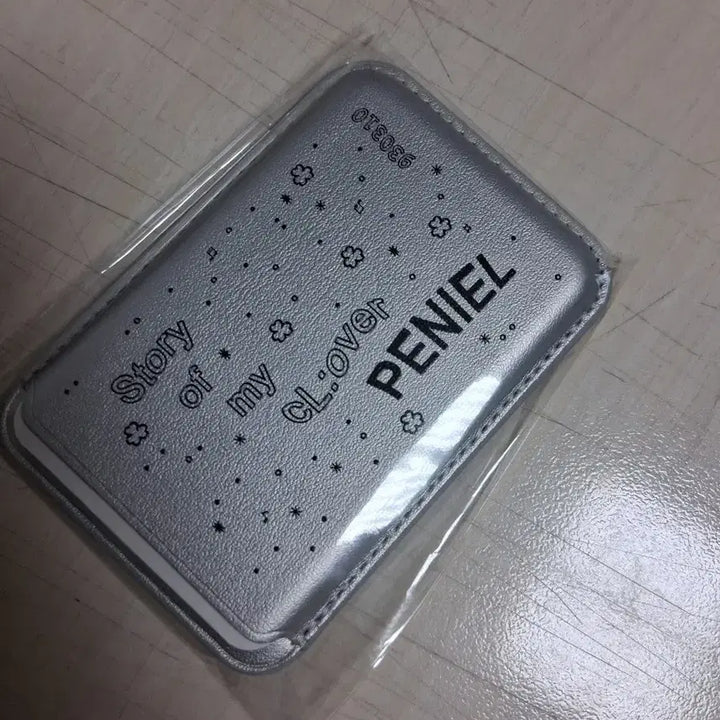 [BUNJANG] BTOB Peniel Cafe Exclusive MagSafe Card Holder / 비투비 프니엘 생카 특전 맥세이프 카드지갑