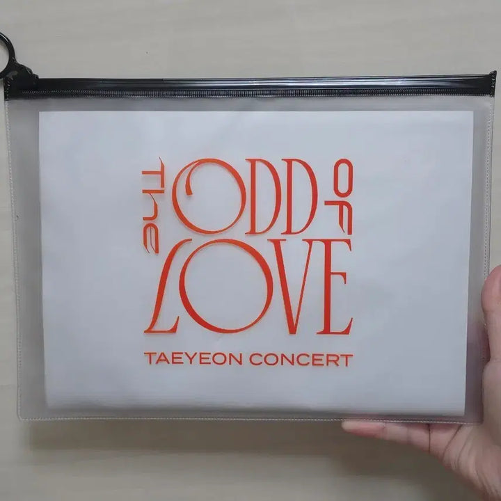 [BUNJANG] TAEYEON Odd of Love Concert Slogan Towel (Sealed New) / 태연 Odd of Love 콘서트 슬로건 타월 양도(미개봉 새상품)