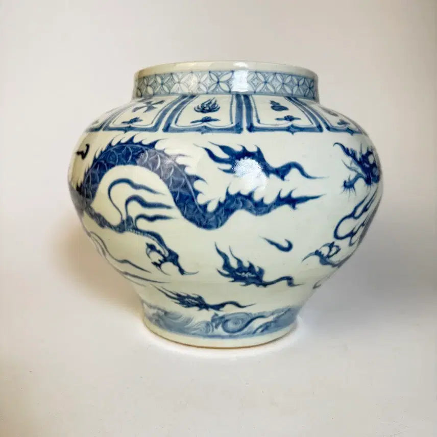 [BUNJANG] Blue-and-White Dragon Jar / 청화 운용문 호