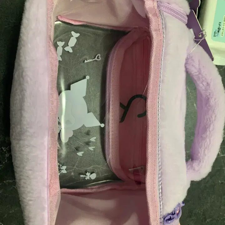 [BUNJANG] Kuromi Fur Pouch Ita Bag Otaku Bag / 쿠로미 퍼 파우치 가방 이타백 오타쿠백