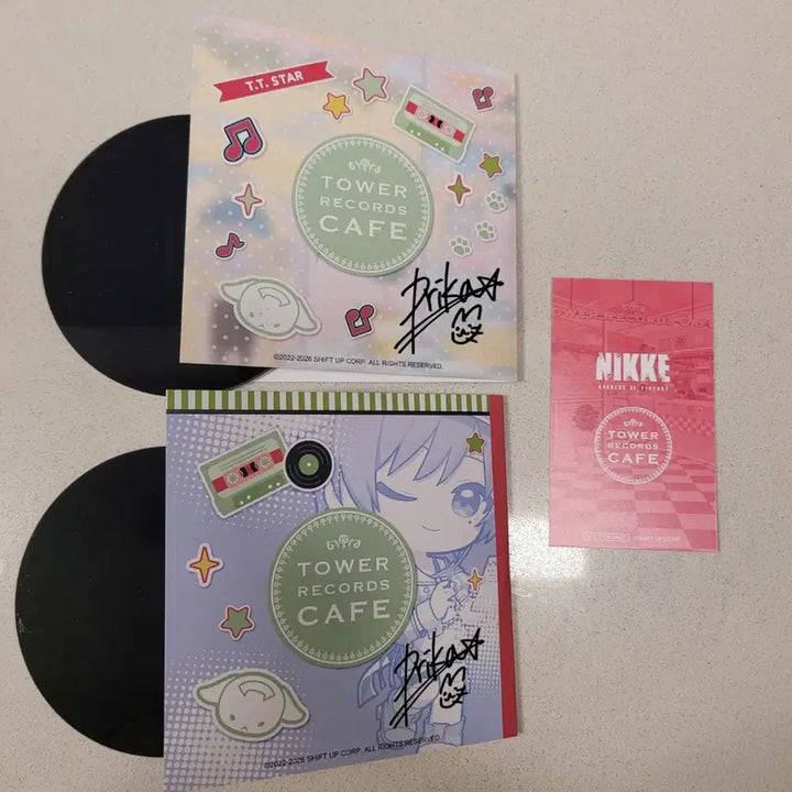 [BUNJANG] Nikke TT Star Tower Record Cafe Coaster + Photocard Set / 니케 TT STAR 타워 레코드 카페 레코드 코스터 + 포카
