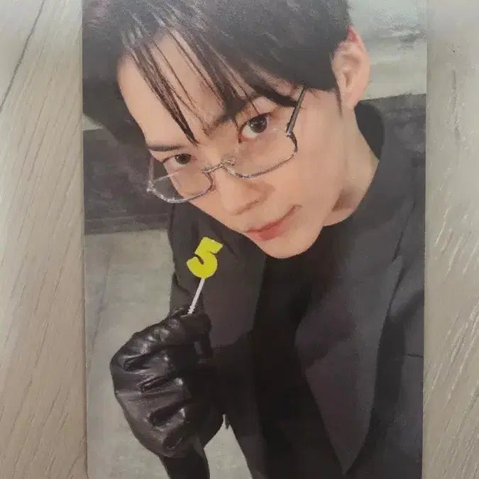 [BUNJANG] Sung Hanbin Apple Music Lucky Draw Photocard / 성한빈 애플뮤직 럭키드로우 포카